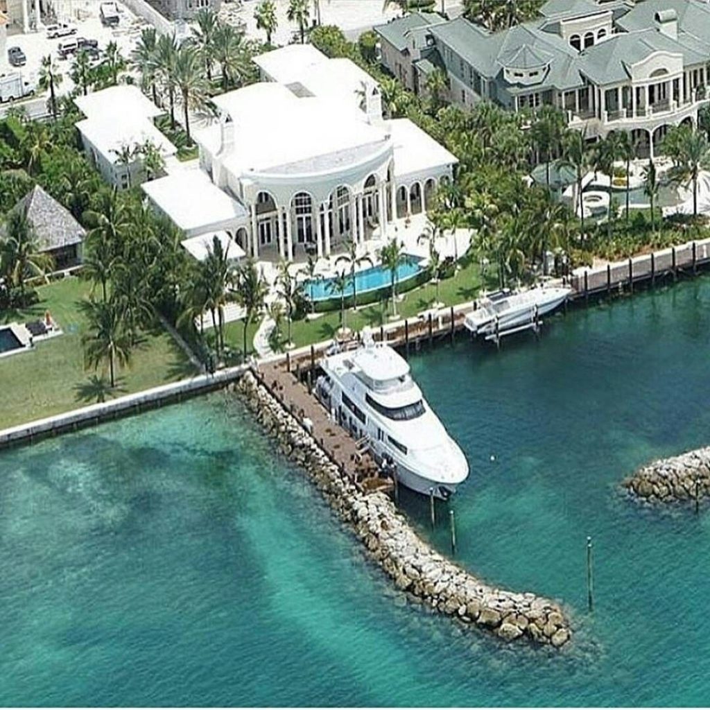 Luxury HomesCondos Rentals Hotels 884